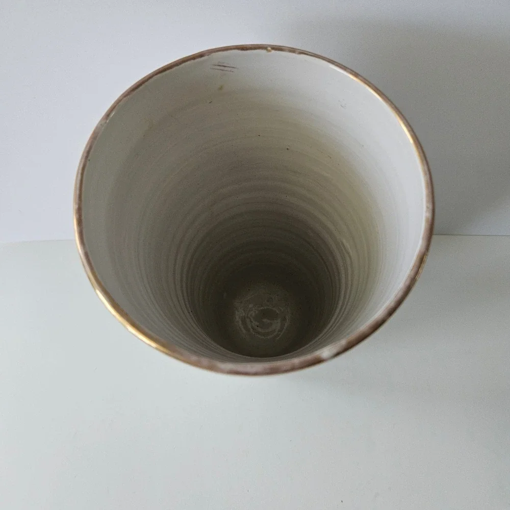 Handmade in Italy Vase Grapevine Motif White‎ with Gold-colored Accents